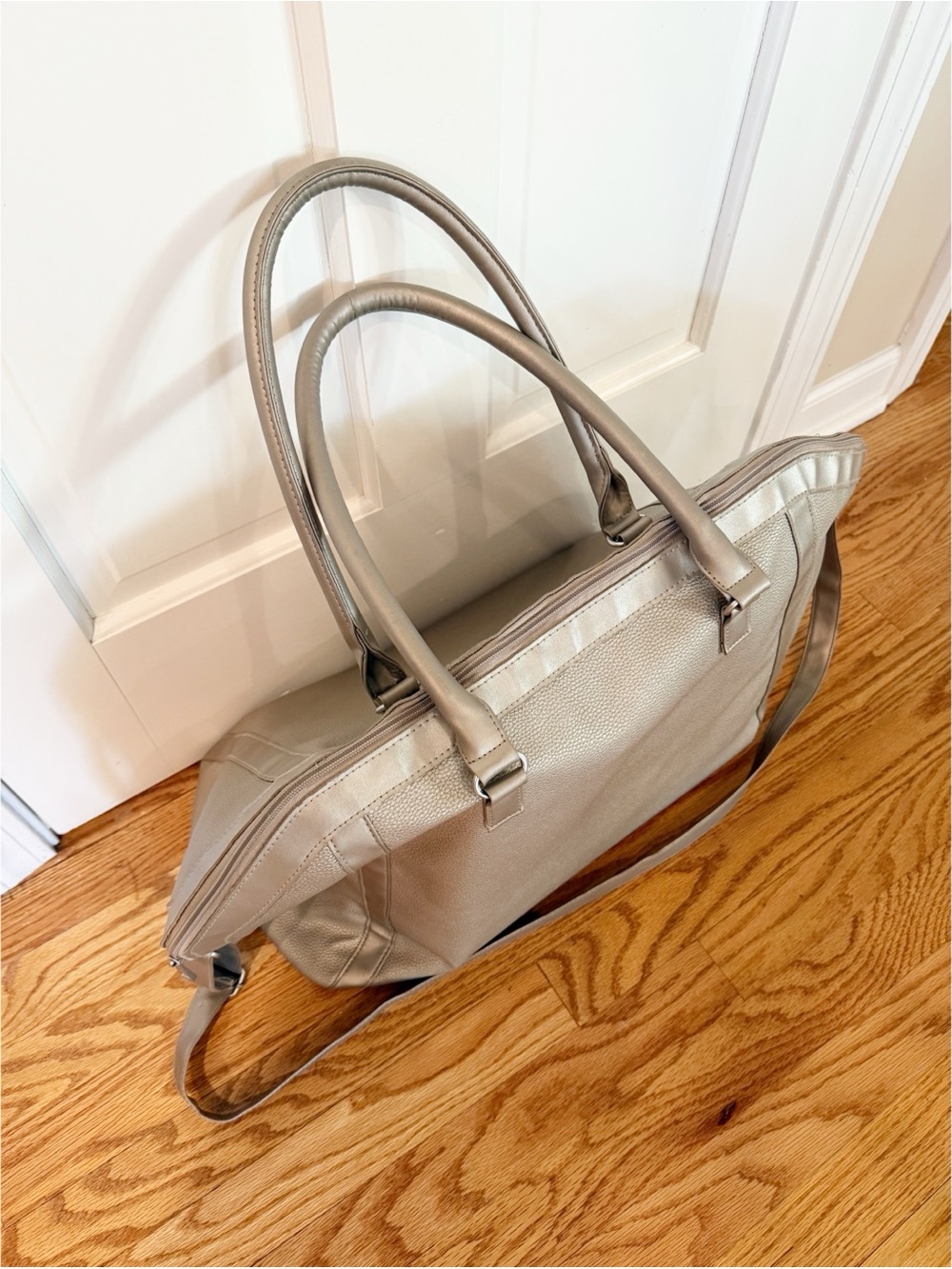 ✨ Large Taupe/Champagne Tote Bag — Carry-On / Weekend Bag - Picture 3 of 7